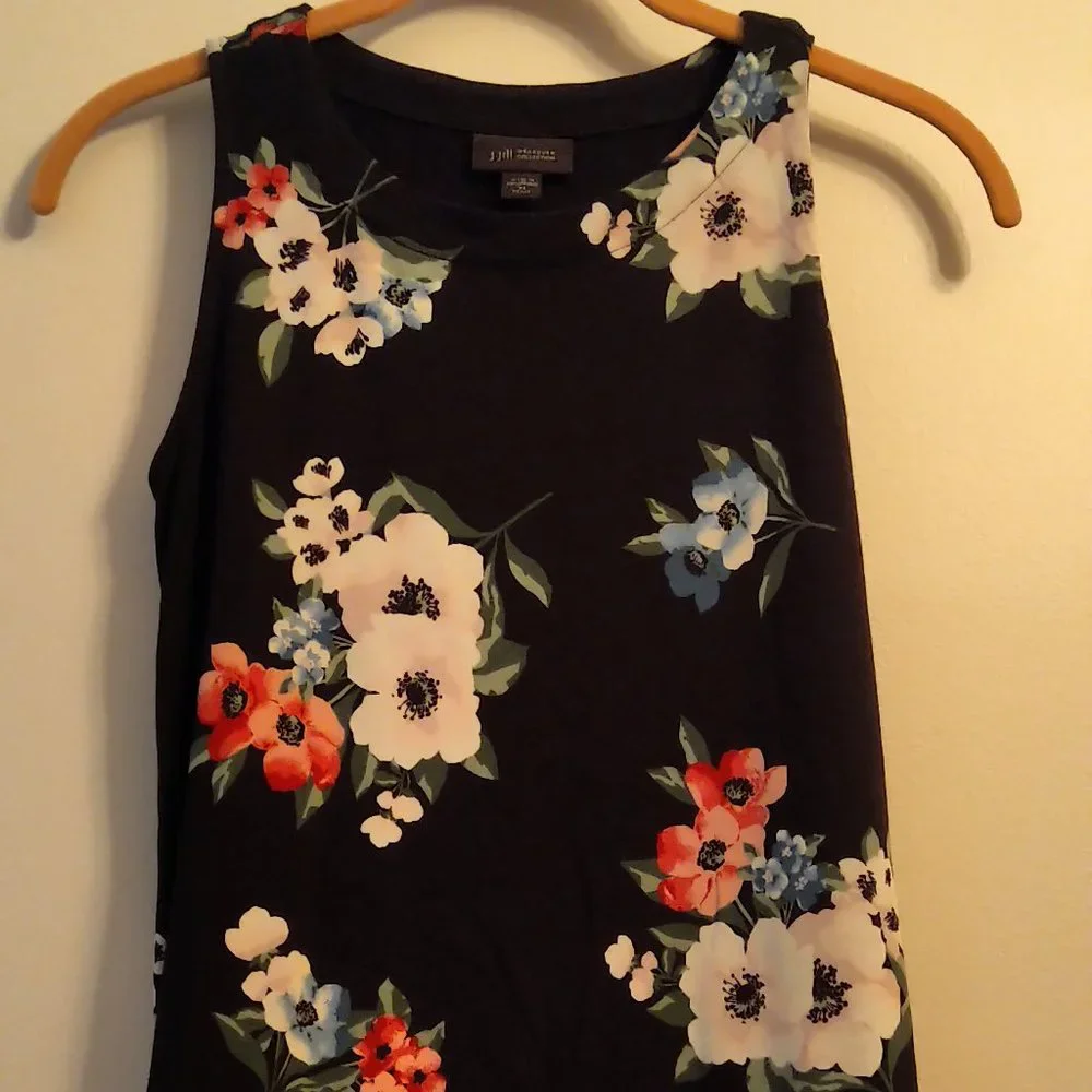J.jill XSmall Petite Black floral Wearever swing layering tank vented side seam - Picture 3 of 8